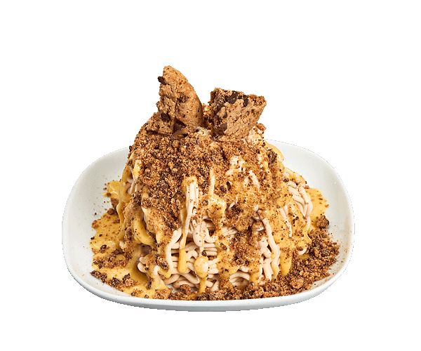 Spaghettieis Carbonara: Nusseis, Schlagsahne, hausgemachter Eierlikör und Cookies