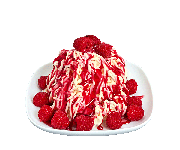 Himbeer Spaghettieis: Joghurteis, Schlagsahne, frische Himbeeren und hausgemachte Himbeersoße